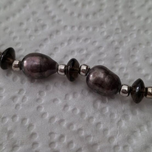 Silver bracelet with eggplant-colored pearls and silver beads, new