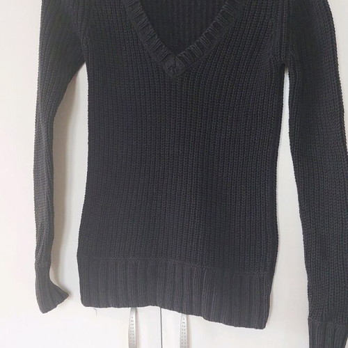 Bershka sweater black S/26 like new with V-neck