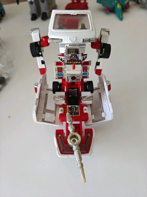Transformers G1and Diaclone figures