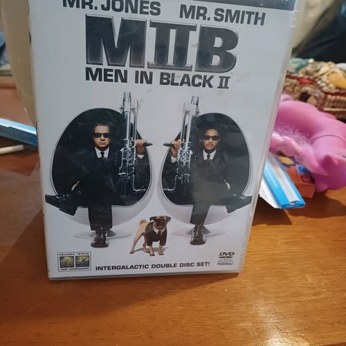Men In Black II DVD like new with subtitles