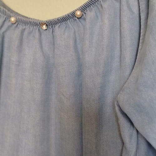 Jean blouse with crystals and pearls like new, size M