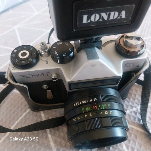 Zenit ET Camera with Helios 44M Lens and Londa Flash like new