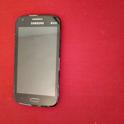 Smartphones and old phones used with chargers
