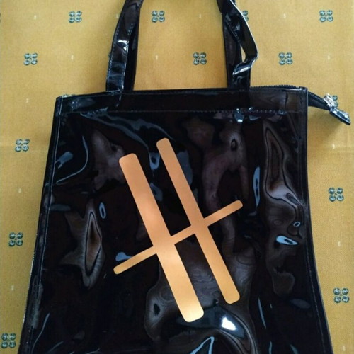 Medium black handbag