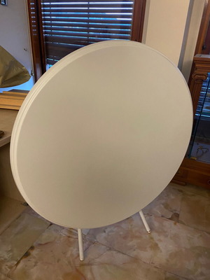 Folding round table rotunda white used