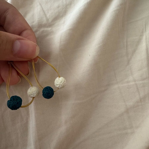 Gold earrings like new