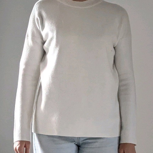 White sweater size M like new