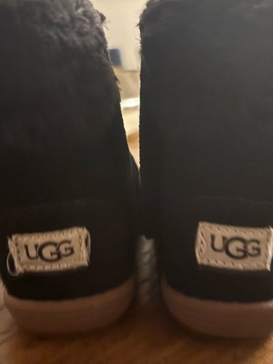 Ugg kids boots like new, size 23.5, black