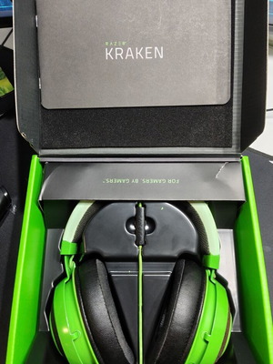 Razer Kraken Pro V2 Analog Green gaming headset