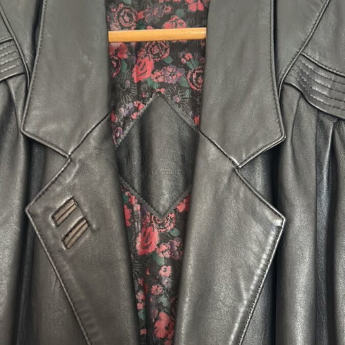 Leather coat size M used, black with batwing sleeves