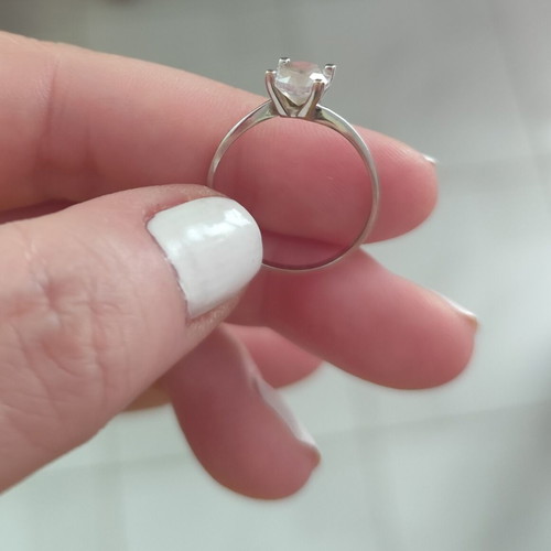 White Gold 14K Solitaire Ring like new