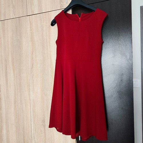 Red sleeveless A-line dress like new, size L