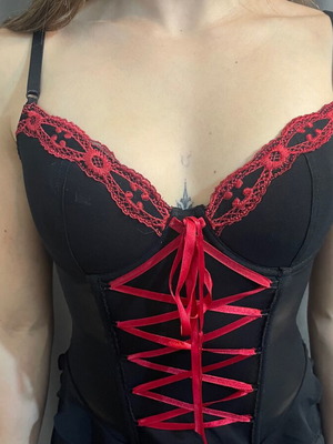 Secret possessions corset used 36B 80B black red