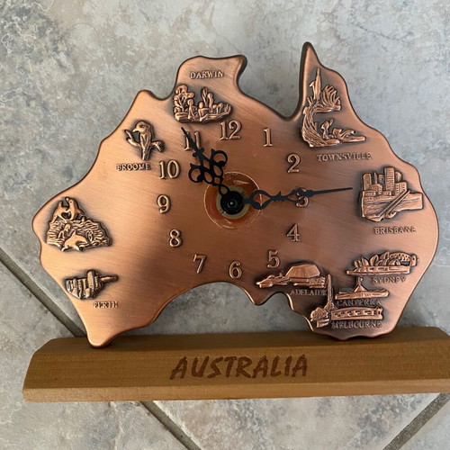 Bronze Australia-shaped clock