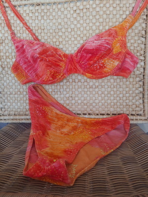 Μπικίνι μεταχειρισμένο σε πορτοκαλί αποχρώσεις, μέγεθος S/M