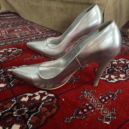 Kemal Tanca silver synthetic heels size 40 like new