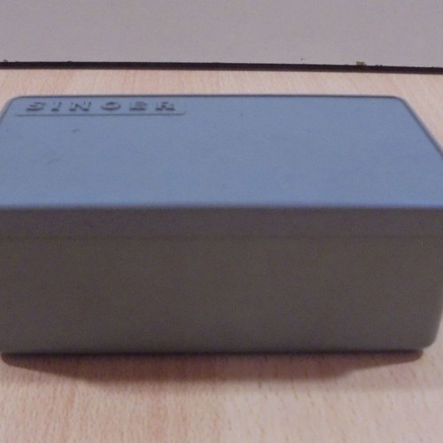 Singer old plastic storage box for threads and needles used