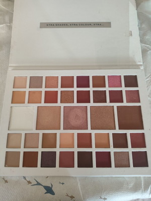 Revulsion Matte Eyeshadow Palette 32 Shades and 4 Blushes Satin New
