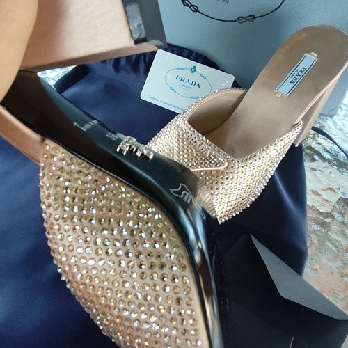 Prada sandals with strass size 39, new, beige satin