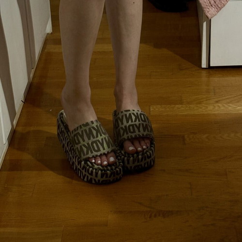 DKNY flatforms size 40 like new, beige and brown