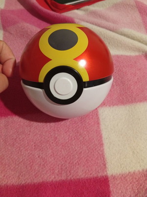 Pokeball μεταλλική σε άριστη κατάσταση