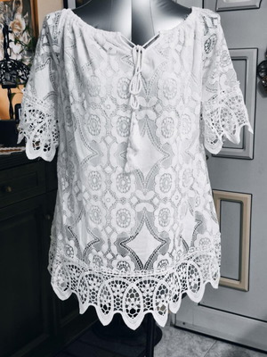 Lace blouse white like new size M-L