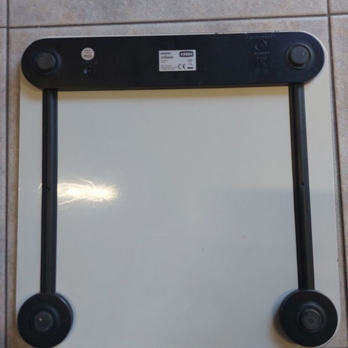Bathroom scale used, very good condition
