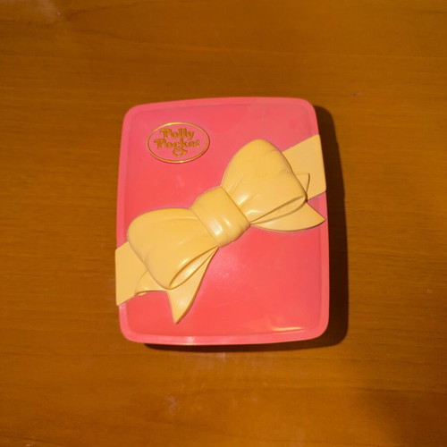 Polly Pocket Star Bright Dinner Party 1994 like new, slight discoloration
