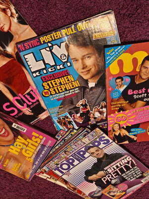 English magazines used with posters, 22 issues (1999-2000)