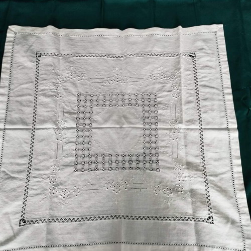 Square tablecloth used 80x78