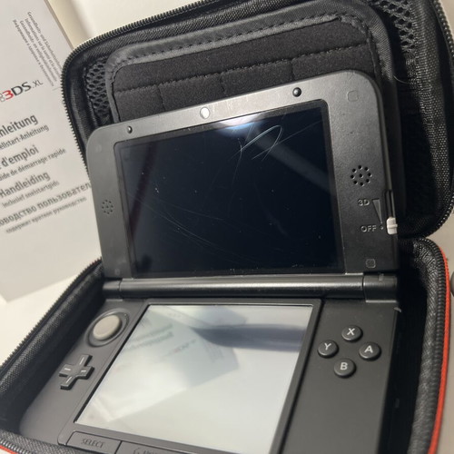 Nintendo 3DS XL употребяван с аксесоари, напълно функционален