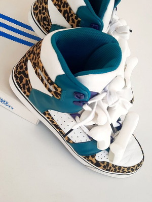 Adidas x Jeremy Scott JS Bones "Flintstones" Leopard sneakers size US 9