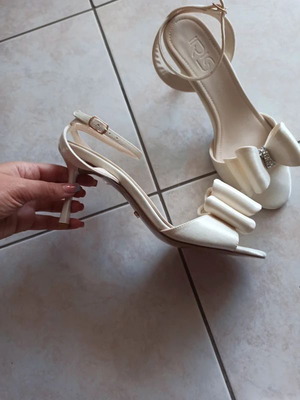 Bridal shoes size 40, like new, off white, 8 cm heel
