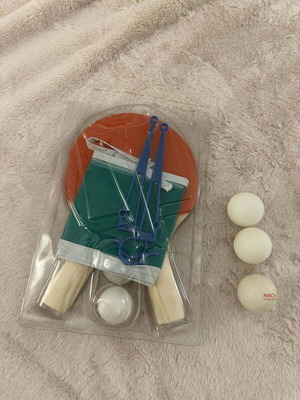 Ping pong set new with 2 paddles, 5 balls, net and supports