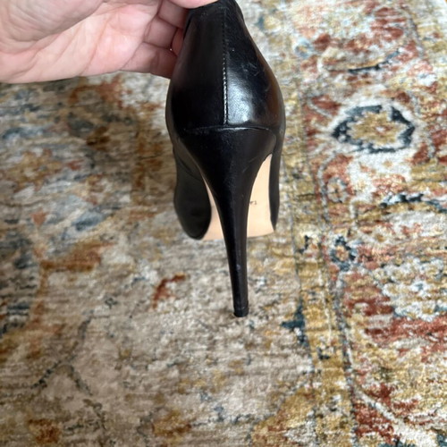 Lila Verne black high-heeled shoes like new, size 39