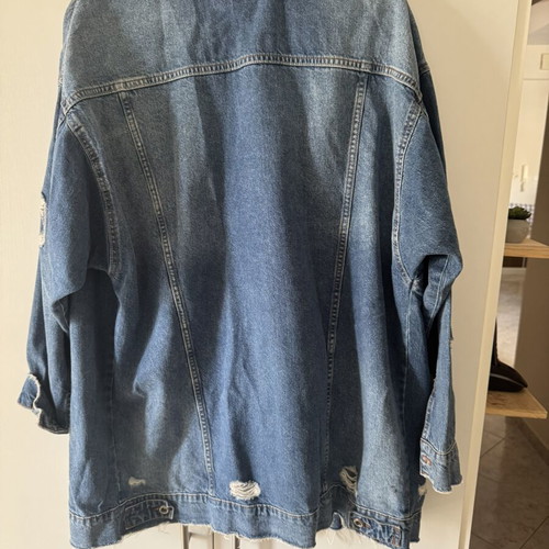 Denim jacket Only size 40 oversized blue wash with distressed details like new