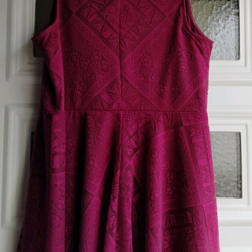 Lace dress magenta like new, size XL-XXL, xhilaration