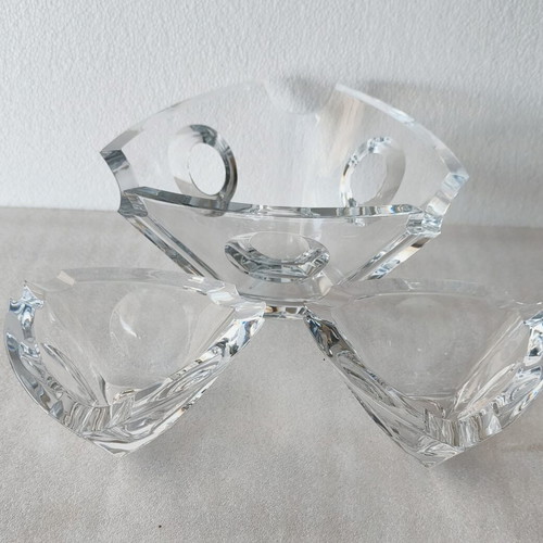 Crystal bowl and 2 ashtrays set new, heavy construction