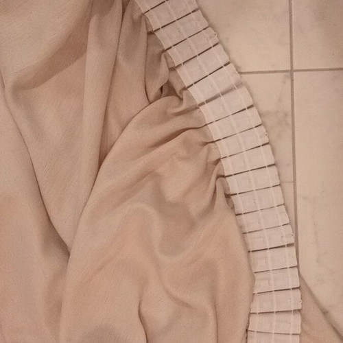 Curtain like new, height 2.85m, width 1.50m gathered
