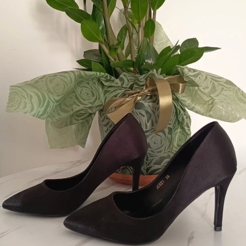 Alta Moda satin pumps with comfortable heel, size 39, black