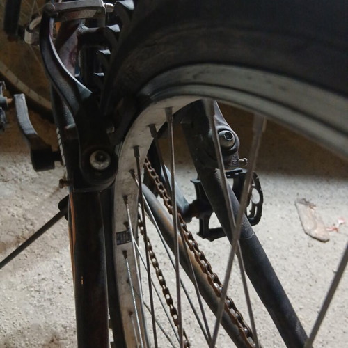 Mirage city bicycle like new, needs tire repair