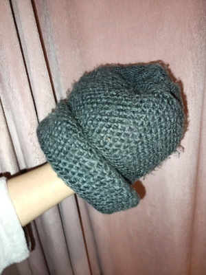 Men's wool knit cap used, grey with buttons