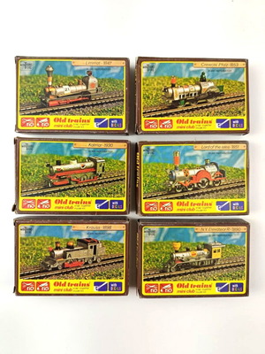 6 Snap Together Model Kit old train miniatures, new, pack