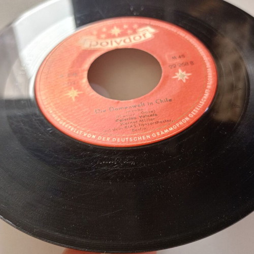 Polydor 45 rpm record used with Malaguena & Die Damenwelt in Chile