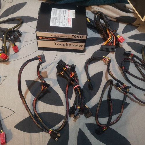 Τροφοδοτικό Thermaltake Toughpower 700W cable management μεταχειρισμένο