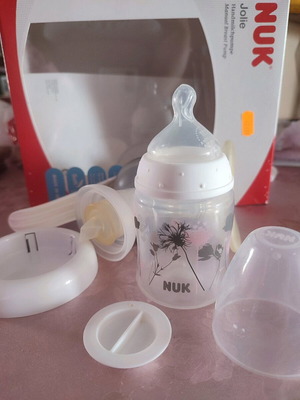 Handheld Breast Pump like new, convenient to use