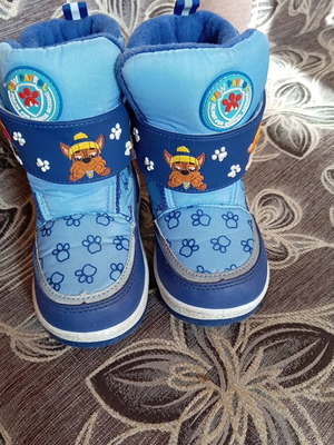 Boys' boots size 24 like new