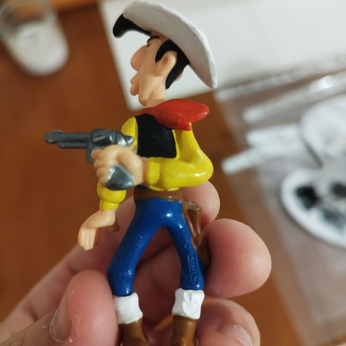 Lucky Luke figures like new, set of two with Lucky Luke and Joe Dalton