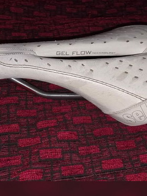 Selle Italia Max Flite Gel Flow saddle used, titanium, gel technology