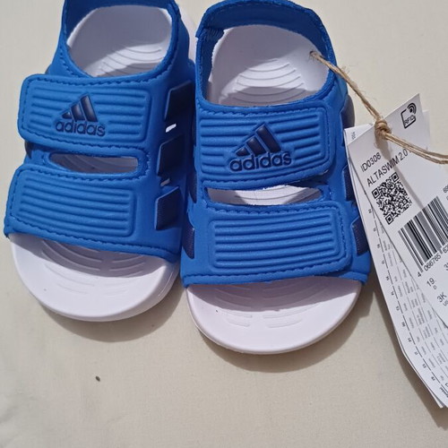 Adidas baby sandals size 19 new with EVA sole